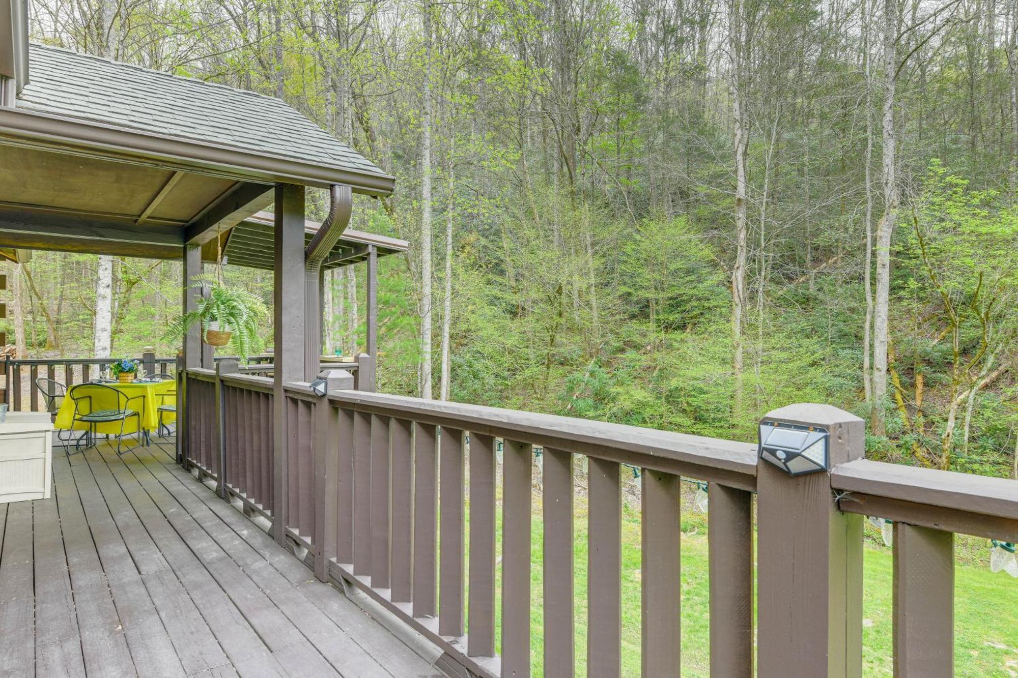 Smoky Mountain Cozy Cove Cabin Deck And Fire Pit! Cosby Exterior photo